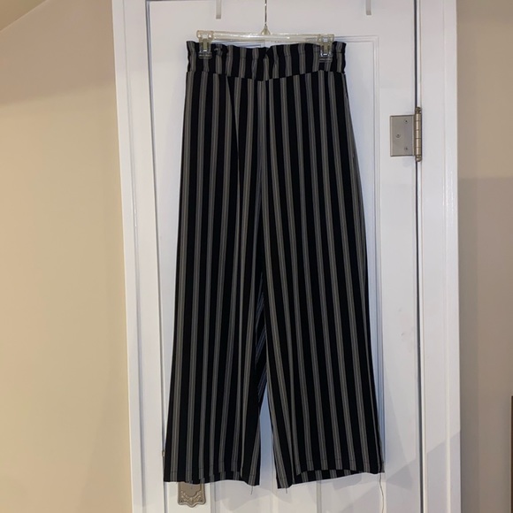 Zara Other - Black & White Striped Pleated Trousers